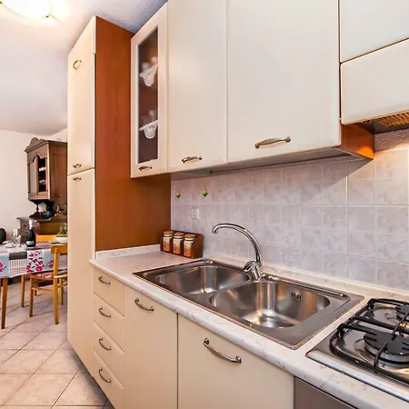 Ancient Stone بيت ضيافة