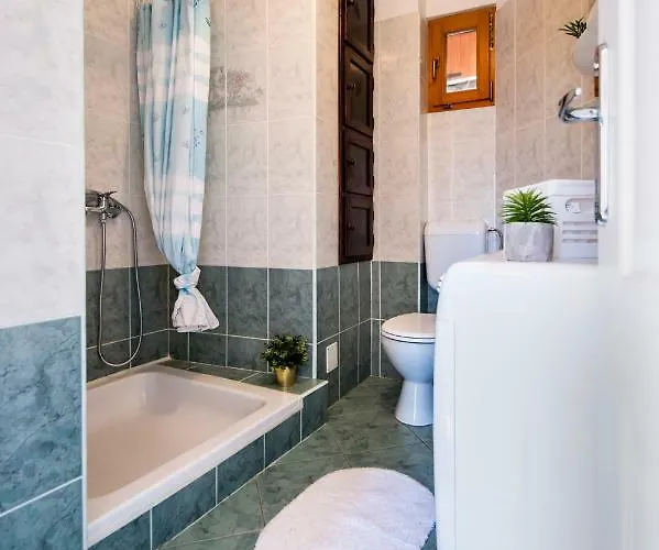 Ancient Stone 4* Ρόβινι