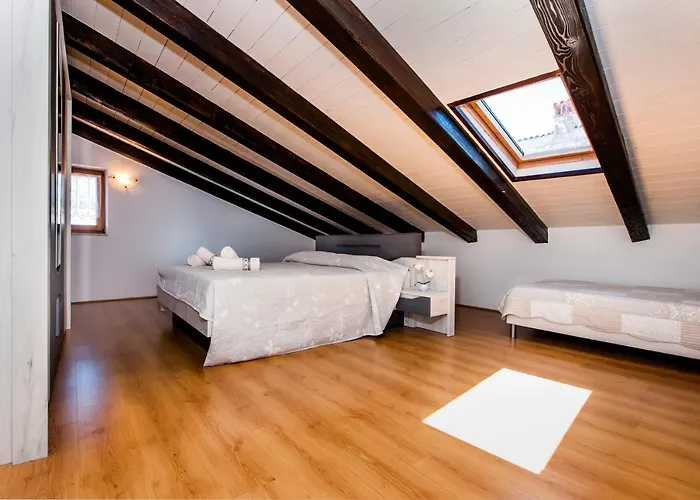 Πανσιόν Ancient Stone