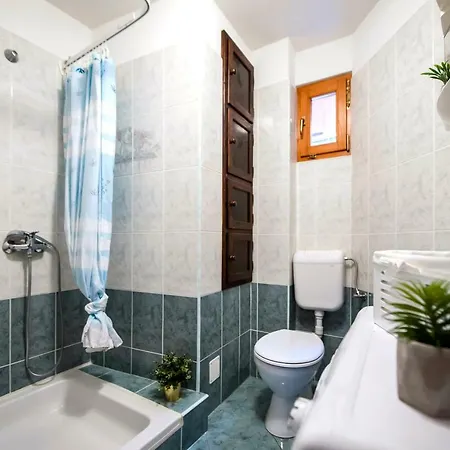 Ancient Stone רוביני