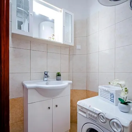 Ancient Stone בית הארחה 4*