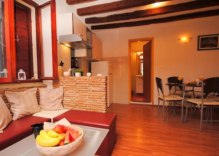 Ancient Stone Gasthuis Rovinj