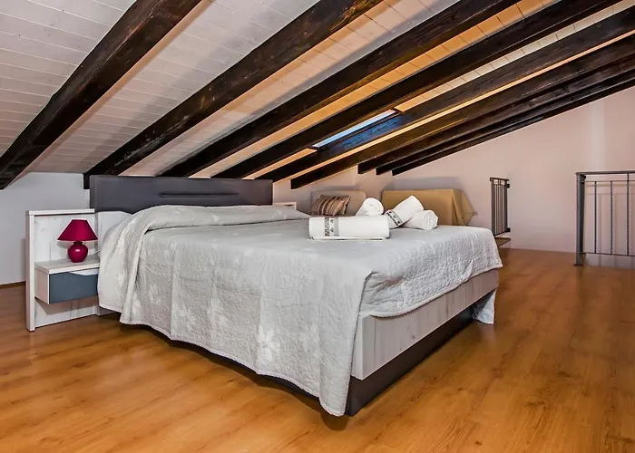 Ancient Stone Casa de hóspedes 4*