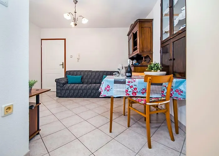 Pensión Ancient Stone 4*