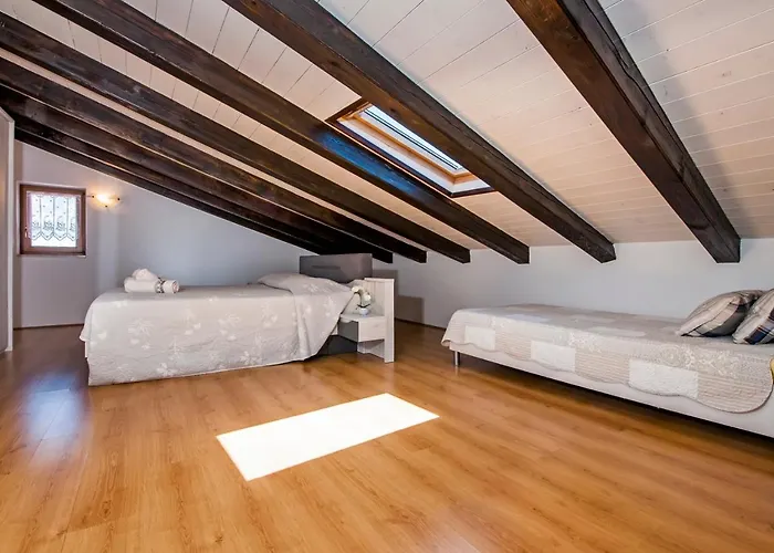 Pensión Ancient Stone